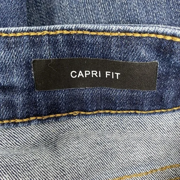 Judy Blue Dark Blue Capris - Picture 5 of 7